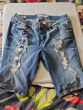 torrid Distressed Light Blue Women’s Cropped Denim Jeans